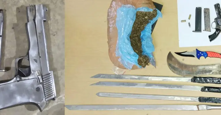 অভিযানে উদ্ধারকৃত অস্ত্র